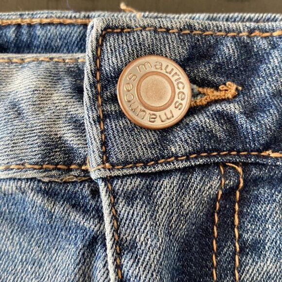 SIZE 3/4 MAURICES DISTRESSED DENIM MINI SKIRT - Picture 3 of 6